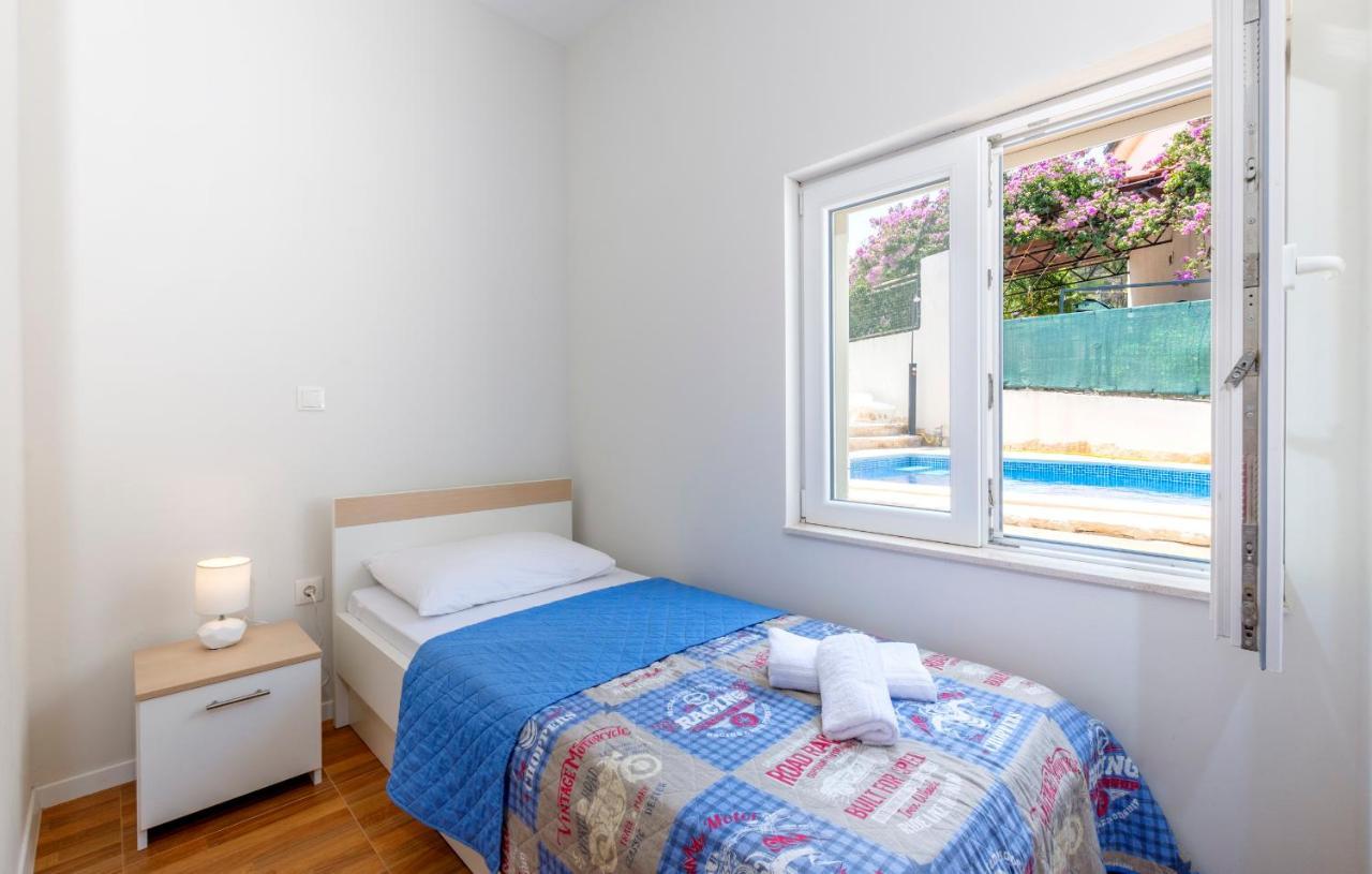 Apartments Listes Milna  Exterior photo