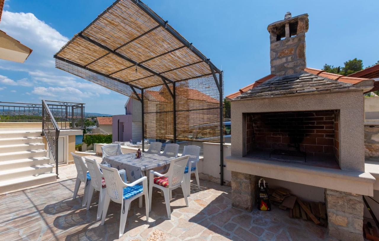 Apartments Listes Milna  Exterior photo
