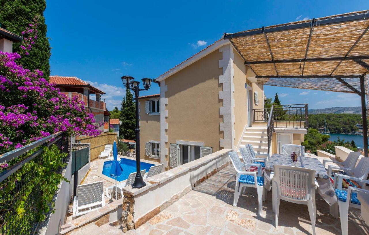 Apartments Listes Milna  Exterior photo