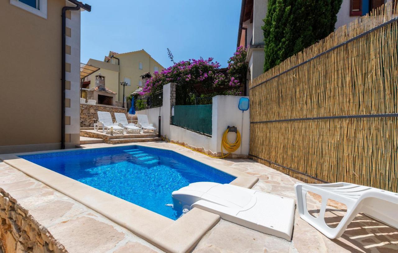 Apartments Listes Milna  Exterior photo